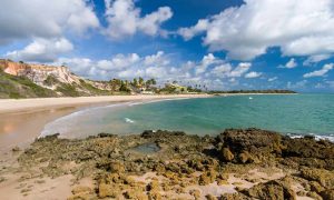 Praia de Tabatinga Tranquilidade e Águas Claras no Litoral Sul